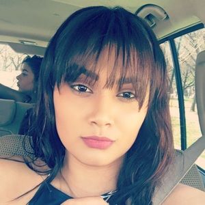 Meet your Posher, Selena